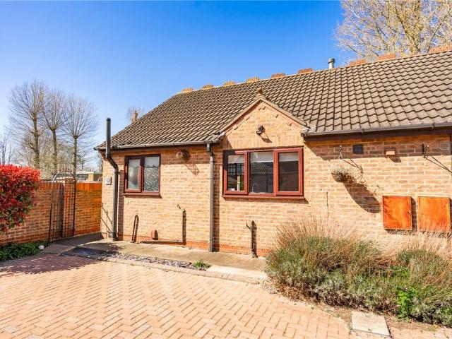 1 bedroom bungalow for sale