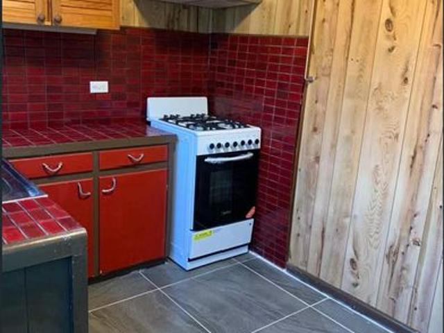 1 Bedroom Bungalow with its own kitchen and bathroom