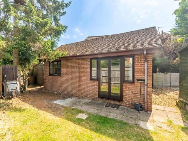 1 bedroom bungalow to rent