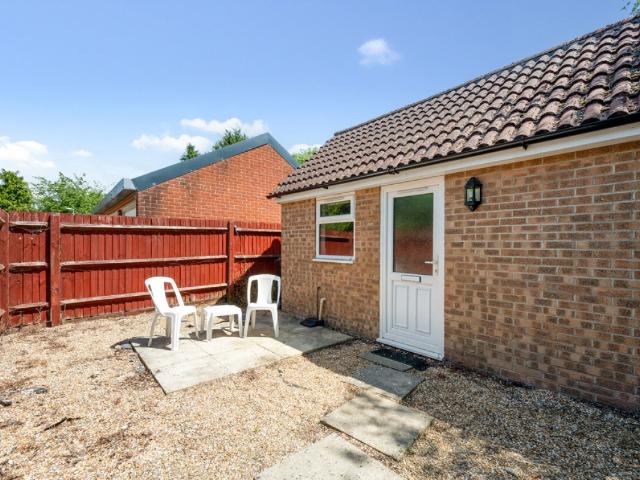 1 bedroom Bungalow To Rent