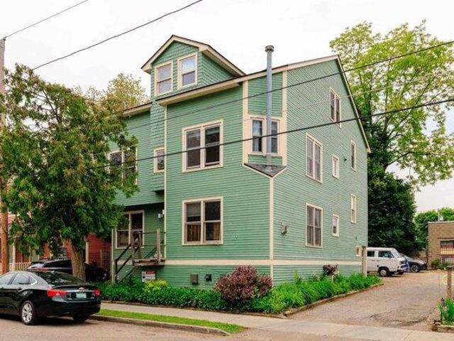 1 bedroom, Burlington VT 05401 104848492
