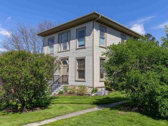 1 bedroom, Burlington VT 05401 104851432