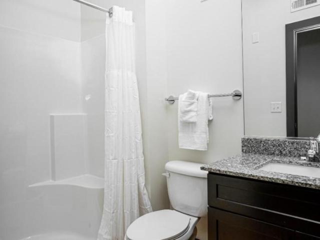 1 bedroom, Burlington NC 27215 105896608