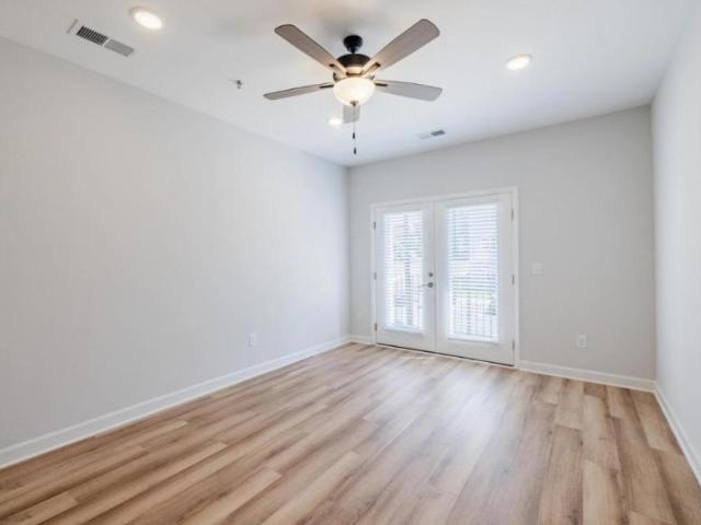 1 bedroom, Burlington NC 27215 105900882