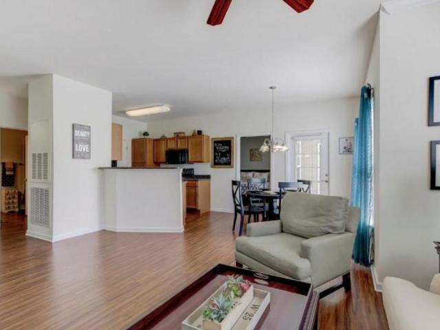 1 bedroom, Burlington NC 27215 106023561