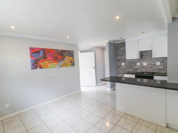 1 Bedroom Garden Cottage Rented in Bryanston