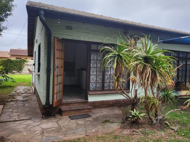 1 Bedroom Garden Cottage To Let in Manors