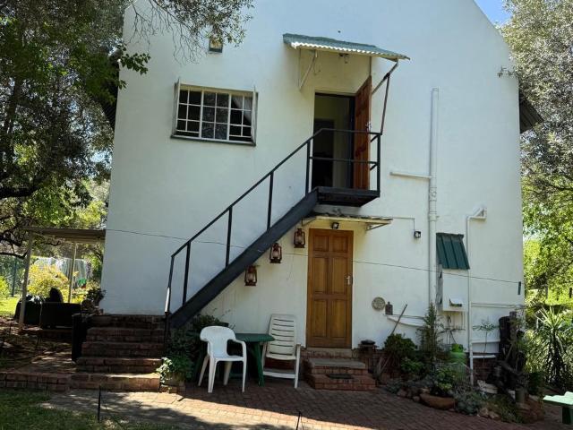 1 Bedroom Garden Cottage To Let in Melodie