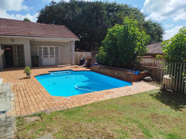 1 Bedroom Garden Cottage To Let in Melville