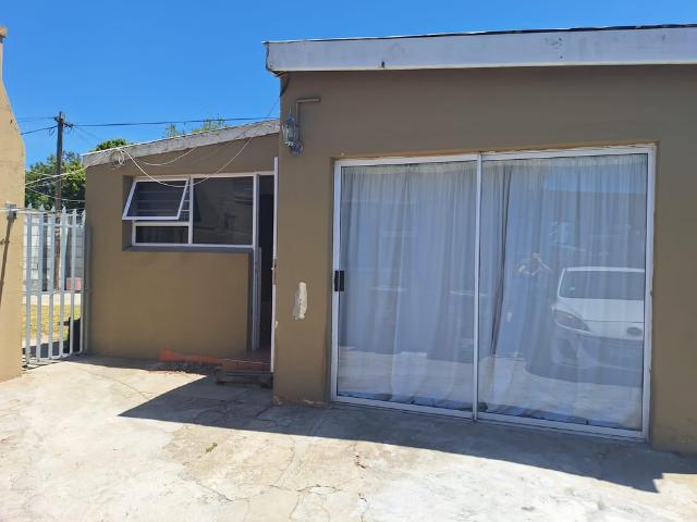 1 Bedroom Garden Cottage To Let in Avondale
