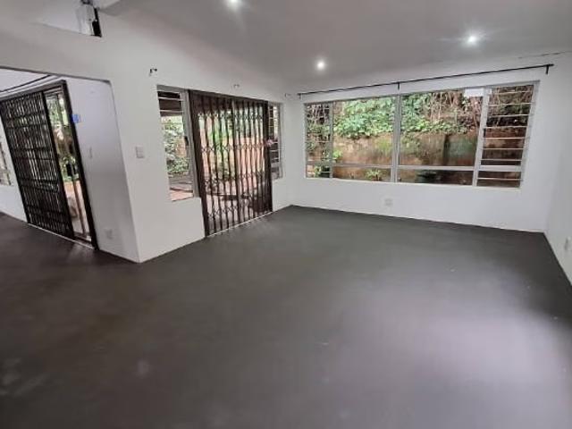 1 Bedroom Garden Cottage To Let in Bluff
