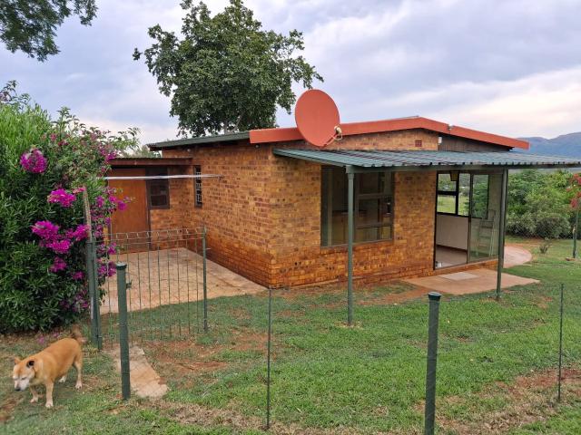1 Bedroom Garden Cottage To Let in De Rust AH