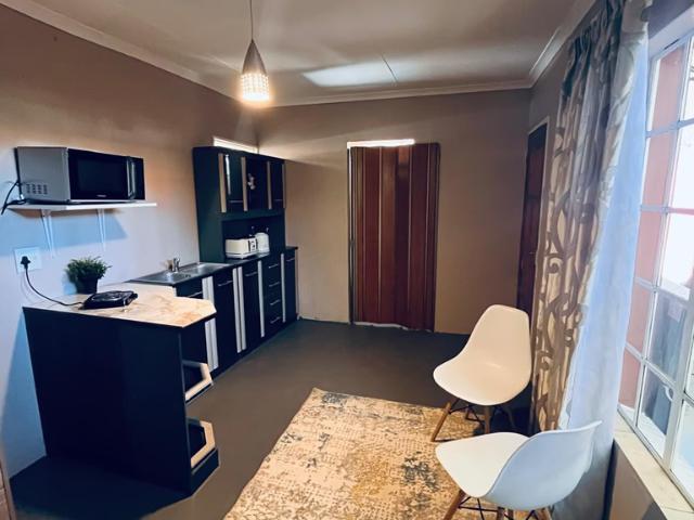 1 Bedroom Garden Cottage To Let in Franklin Roosevelt Park