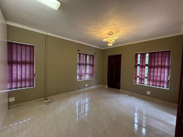 1 Bedroom Garden Cottage To Let in La Lucia