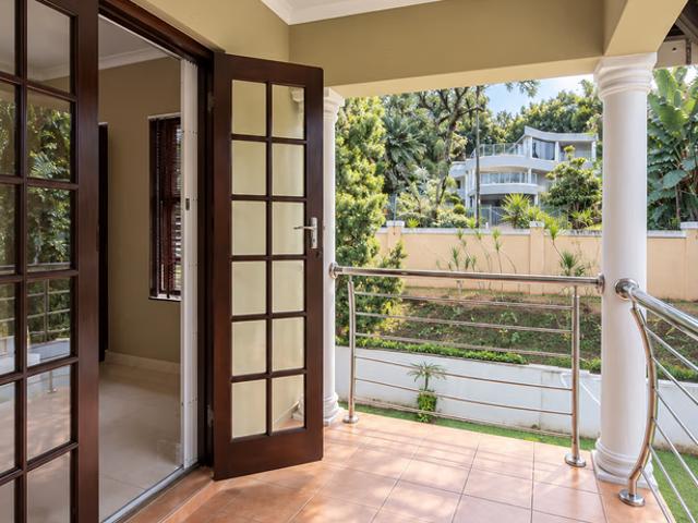 1 Bedroom Garden Cottage To Let in La Lucia