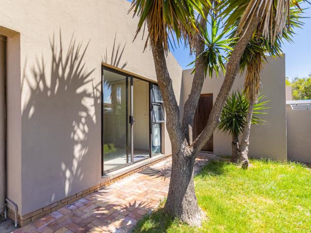 1 Bedroom Garden Cottage To Let in Parklands