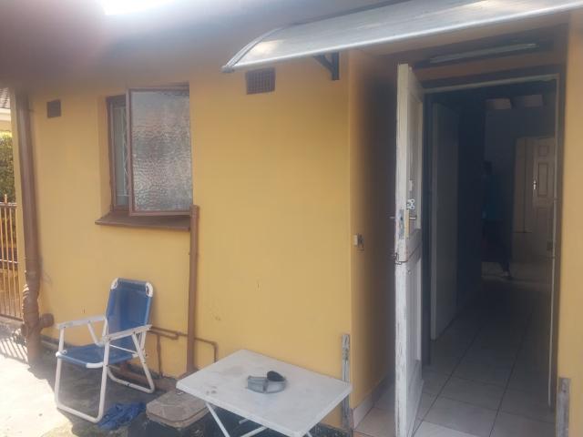 1 Bedroom Garden Cottage To Let in Sarnia