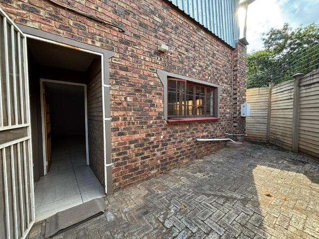 1 Bedroom Garden Cottage To Let in Unitas Park