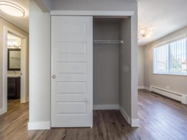 1 bedroom, Glendale CO 80246 LS105406387