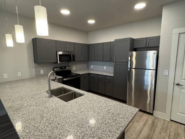 1 bedroom, Greenville TX 75402 105234630