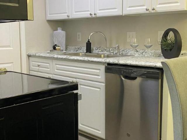 1 bedroom, Greenville SC 29615 103859678
