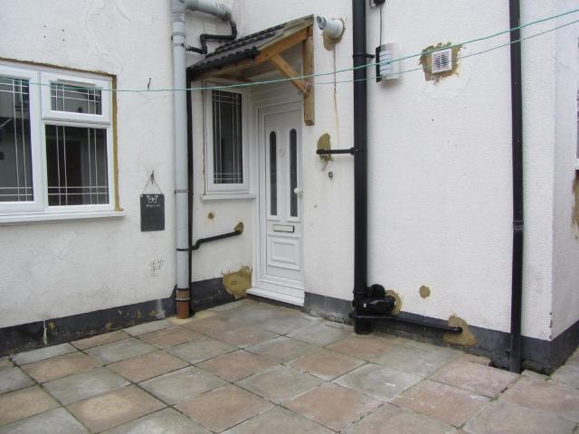 1 bedroom ground maisonette for sale