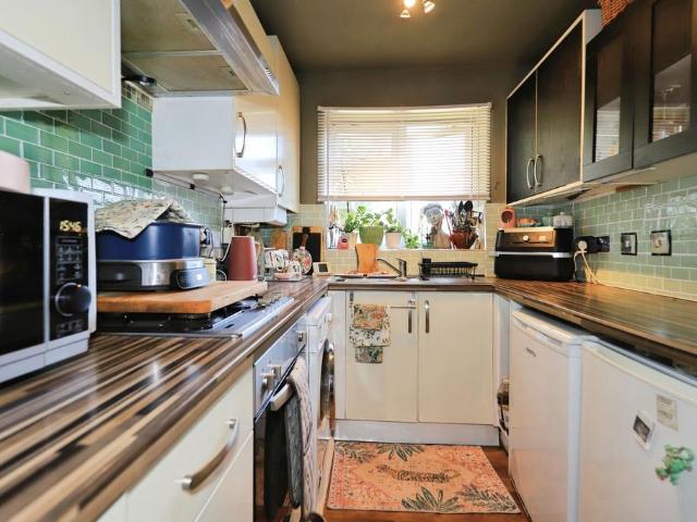 1 bedroom ground maisonette for sale