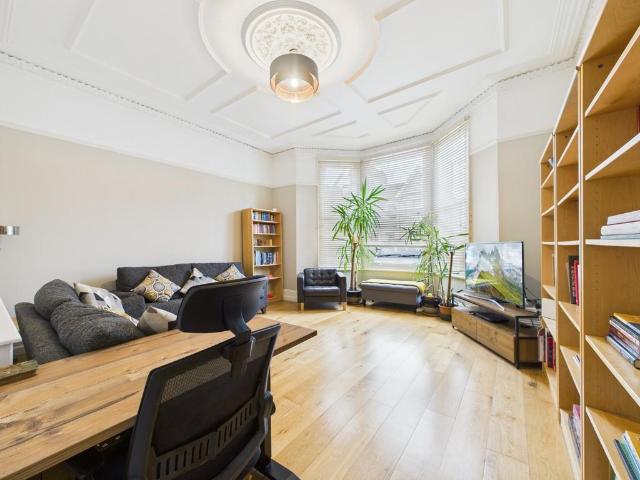 1 bedroom ground maisonette for sale