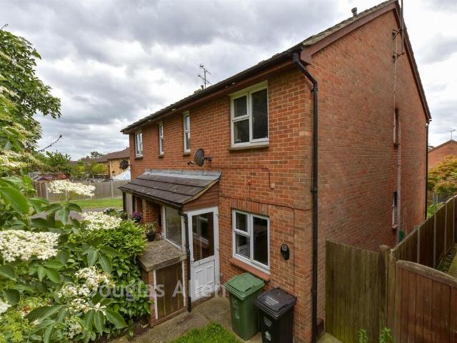 1 bedroom ground maisonette for sale