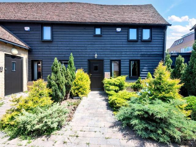 1 bedroom ground maisonette for sale