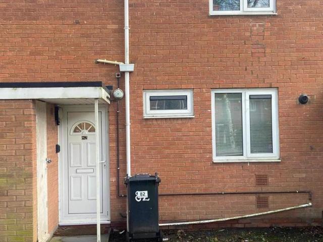 1 bedroom ground maisonette for sale