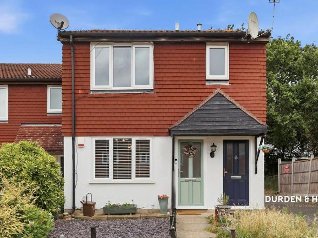 1 bedroom ground maisonette for sale