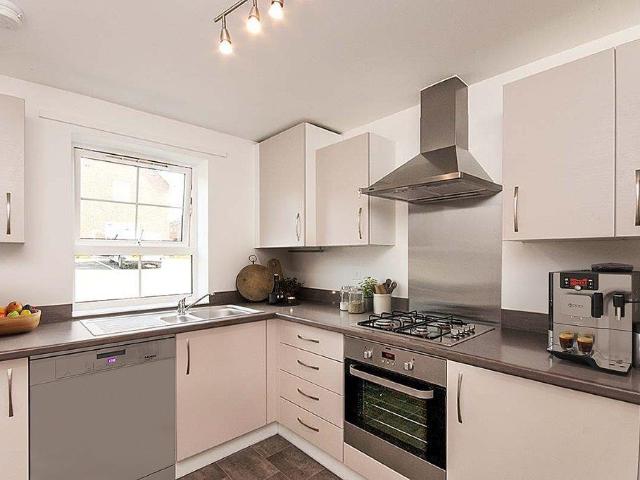 1 bedroom ground maisonette for sale