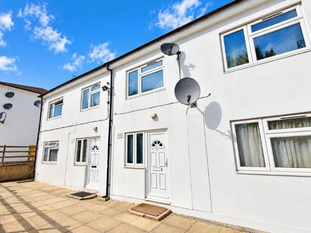 1 bedroom ground maisonette for sale