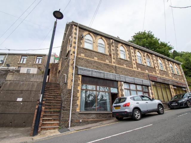 1 bedroom ground maisonette for sale