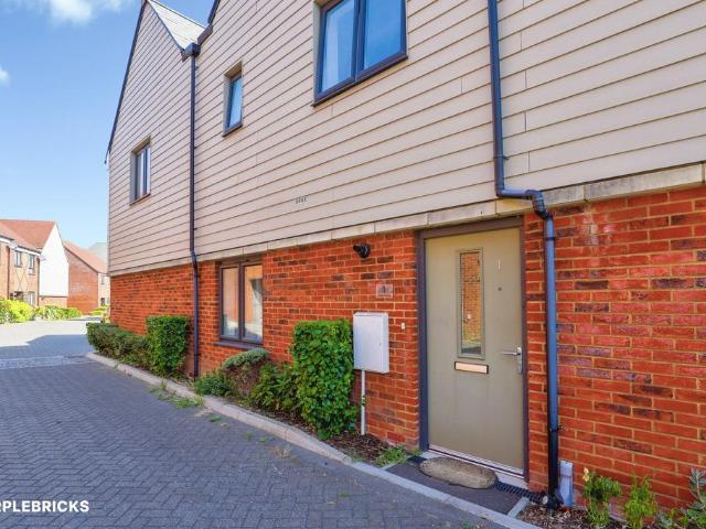 1 bedroom ground maisonette for sale