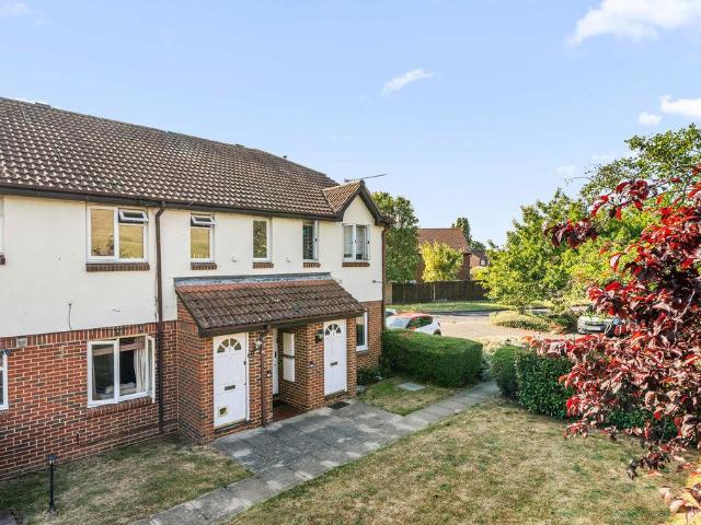 1 bedroom ground maisonette for sale