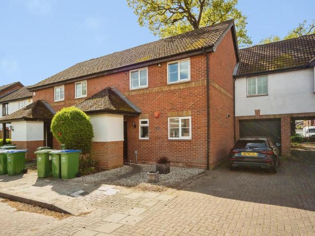 1 bedroom ground maisonette for sale