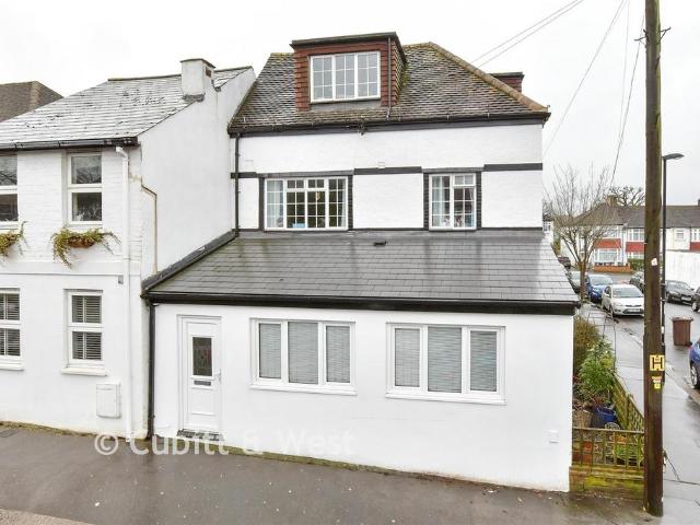 1 bedroom ground maisonette for sale