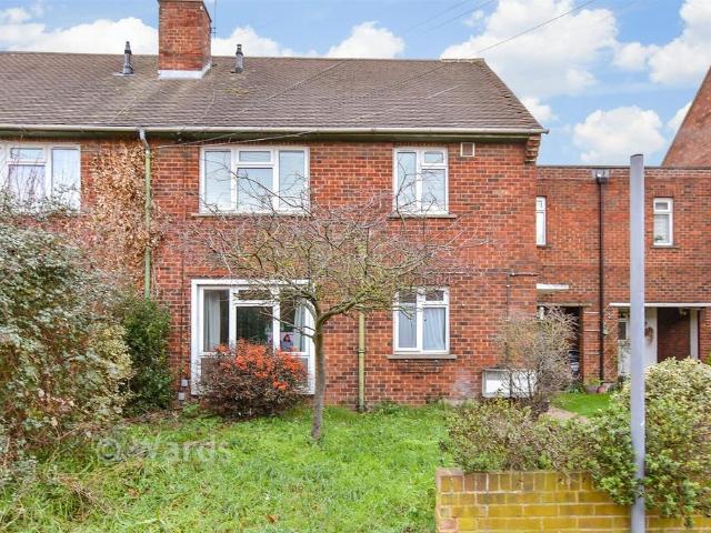 1 bedroom ground maisonette for sale
