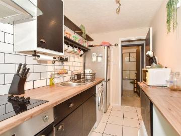 1 bedroom ground maisonette for sale