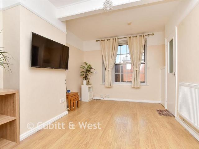 1 bedroom ground maisonette for sale