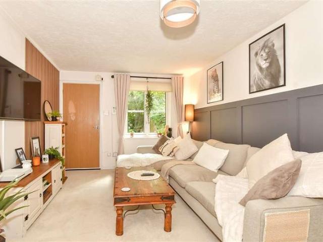 1 Bedroom Ground Maisonette Flat