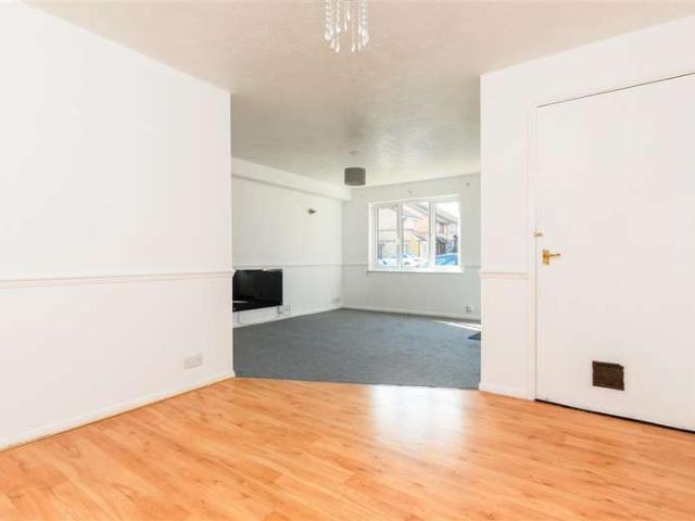 1 Bedroom Ground Maisonette Flat