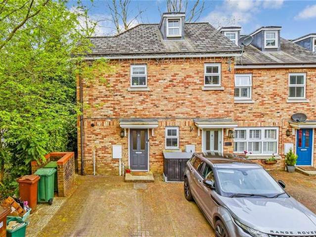1 Bedroom Ground Maisonette Flat
