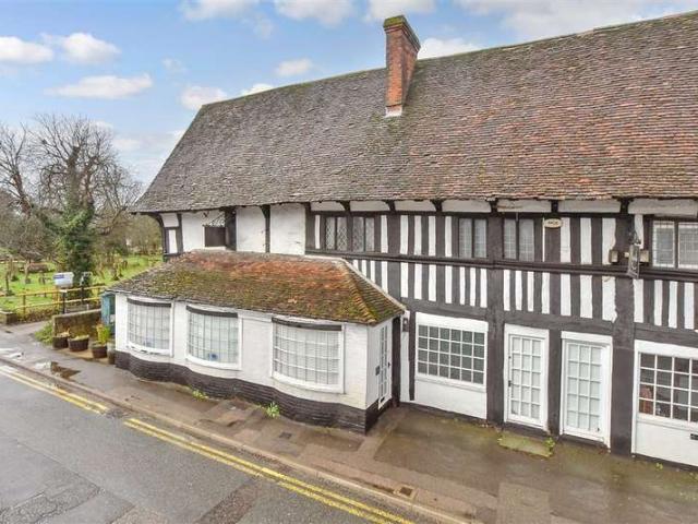 1 Bedroom Ground Maisonette Flat