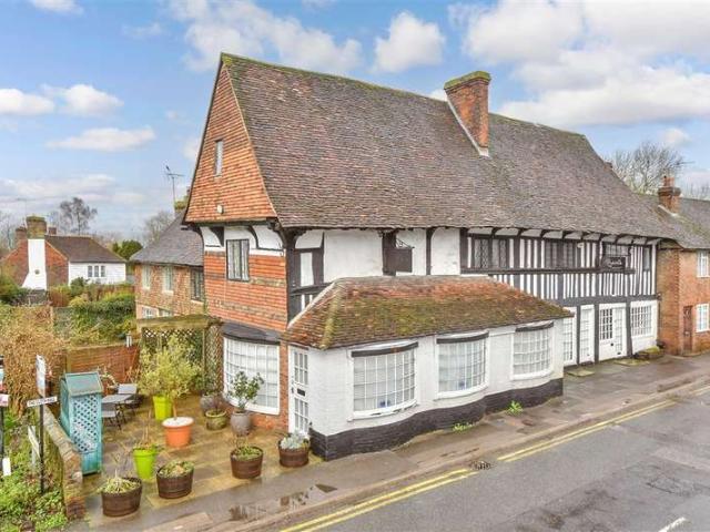 1 Bedroom Ground Maisonette Flat