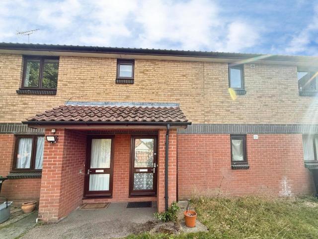 1 bedroom ground maisonette to rent