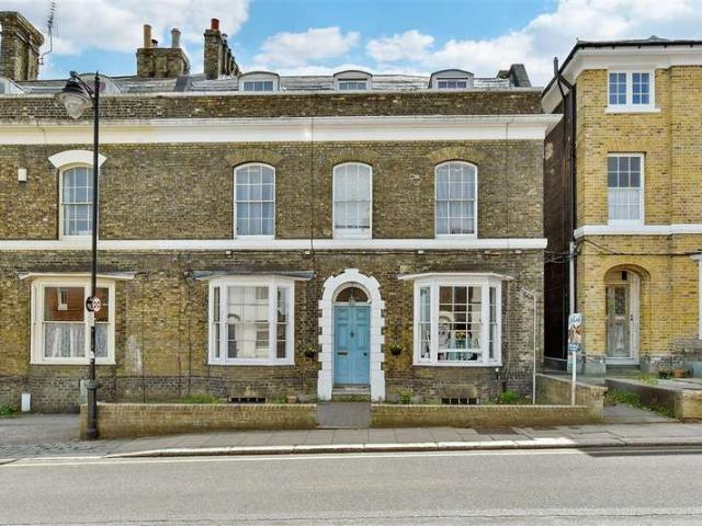 1 Bedroom Ground Flat