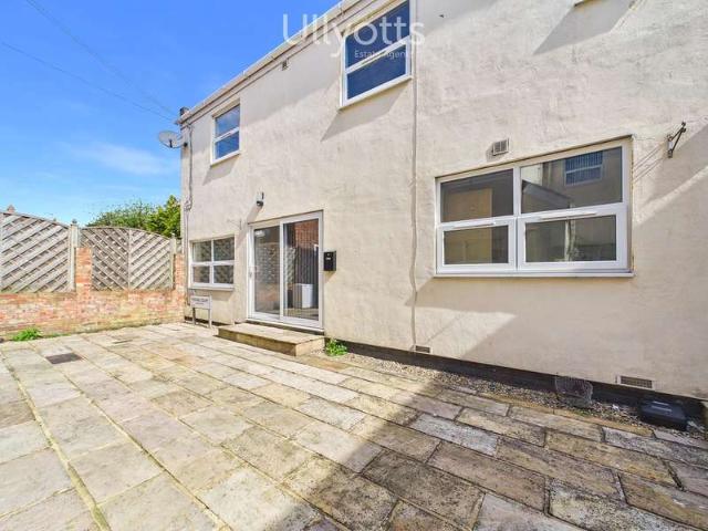 1 Bedroom Ground Flat